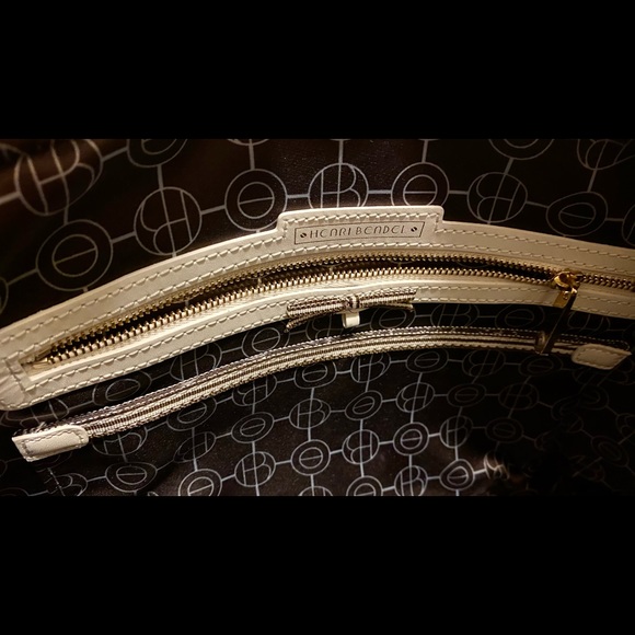 Henri Bendel Top Handle Satchel Very Rare, Wine. - Picture 10 of 11